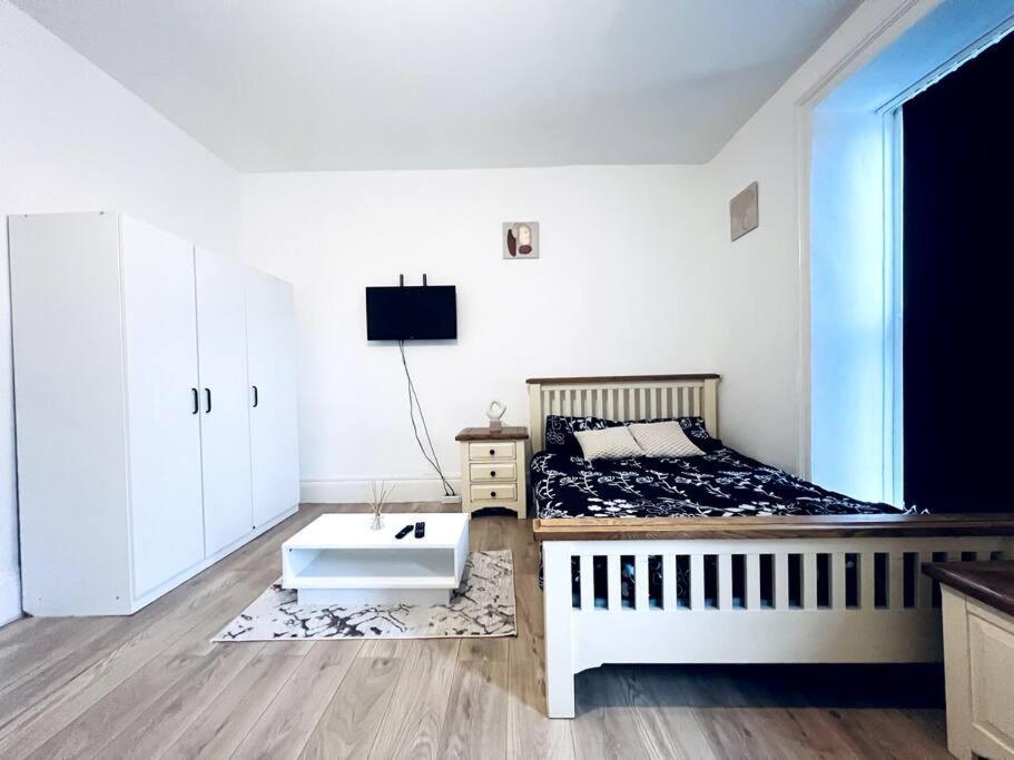 One Bedroom Close To Hyde Park #01 London Exterior photo